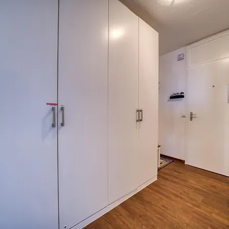 - Haus I, App 0i0404 *
